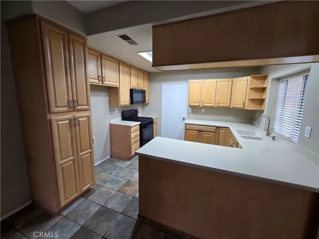 MLS: OC24076693 Condo For Sale