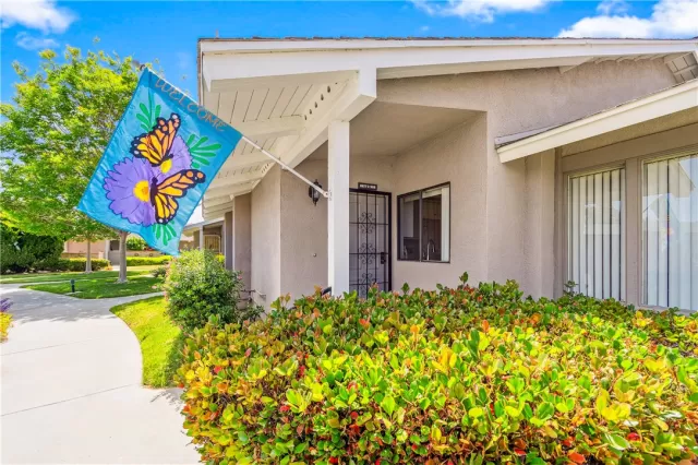 MLS: OC24076957 Condo For Sale