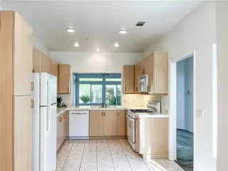 Photo #5: OC24077061 Listing