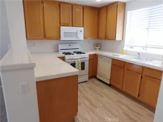 Photo #2: OC24077083 Listing 