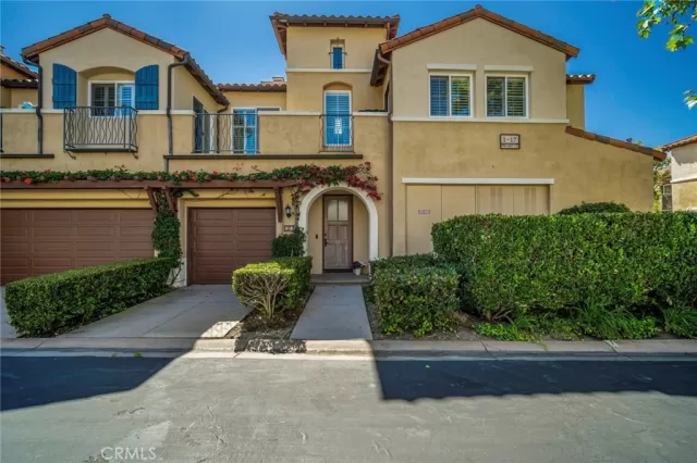 MLS: OC24078152 Condo For Sale