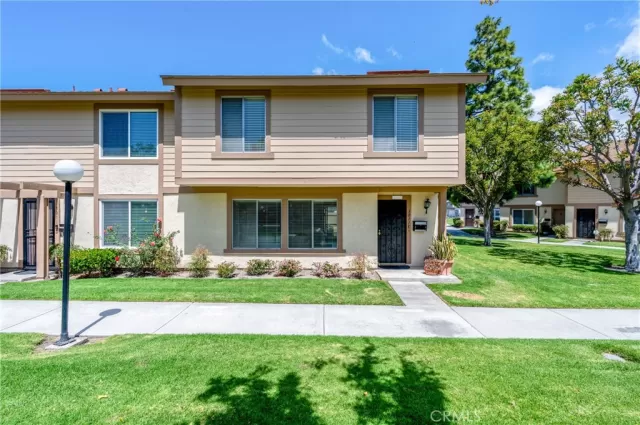 MLS: OC24078585 Condo For Sale