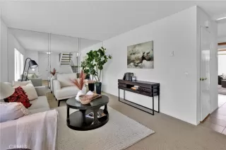 Photo #5: OC24078585 Listing 