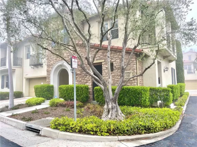 MLS: OC24079019 Condo For Sale