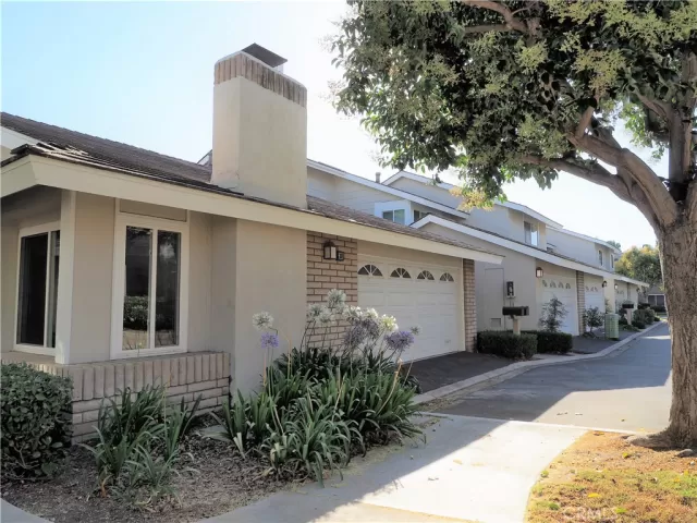 MLS: OC24079113 Condo For Sale