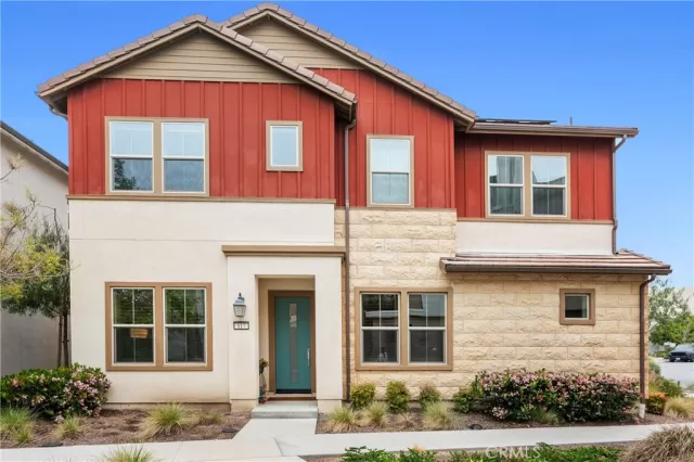 MLS: OC24079151 Condo For Sale