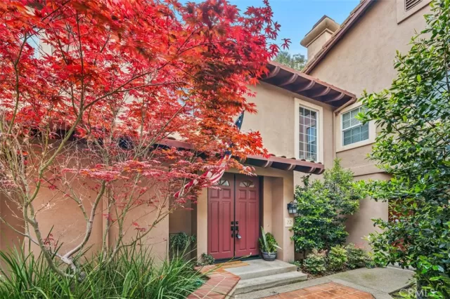 MLS: OC24079336 Condo For Sale