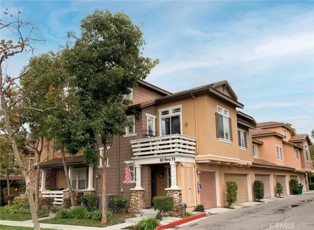 MLS: OC24079996 Condo For Sale