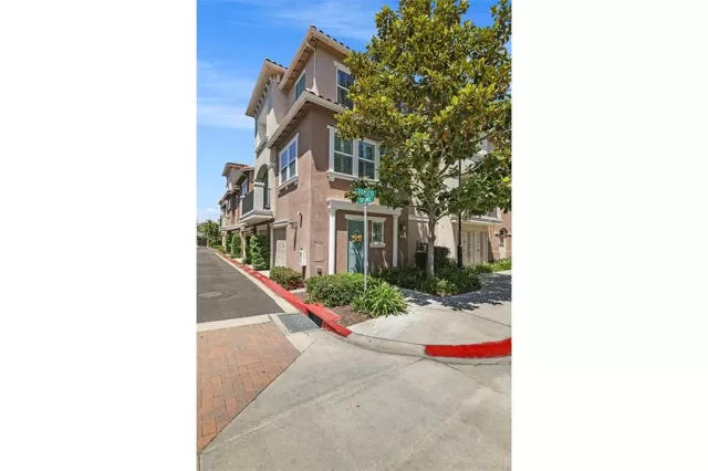 MLS: OC24080164 Condo For Sale