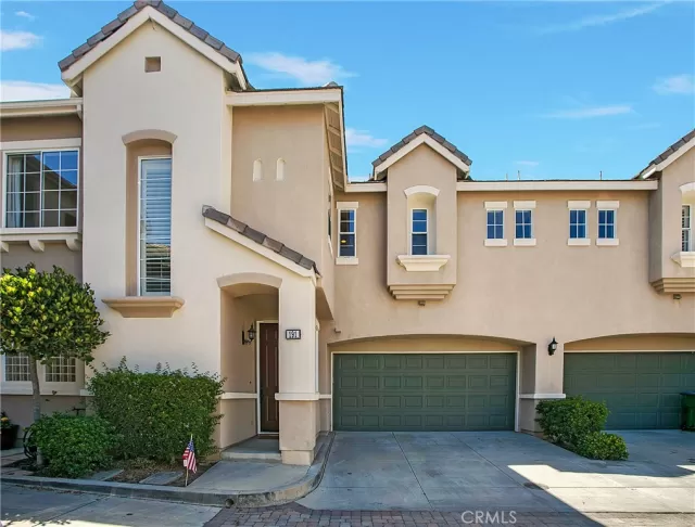 MLS: OC24081173 Condo For Sale