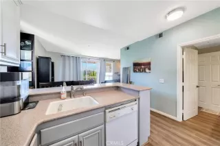 Photo #4: OC24081564 Listing 