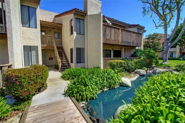 MLS: OC24082105 Condo For Sale