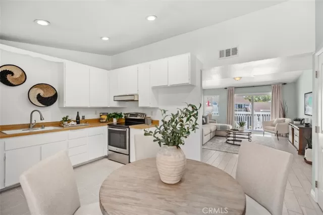 MLS: OC24082539 Condo For Sale