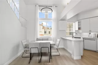 Photo #5: OC24082886 Listing 