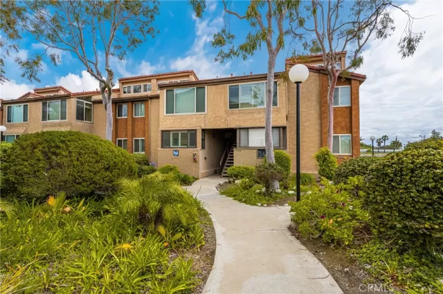 MLS: OC24083070 Condo For Sale