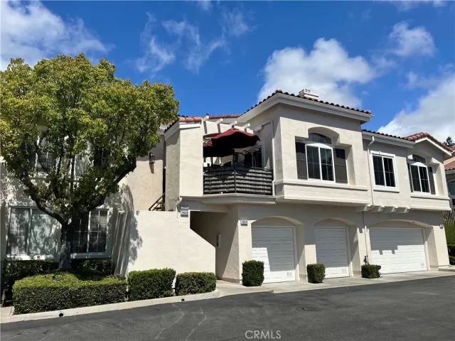 MLS: OC24083216 Condo For Sale