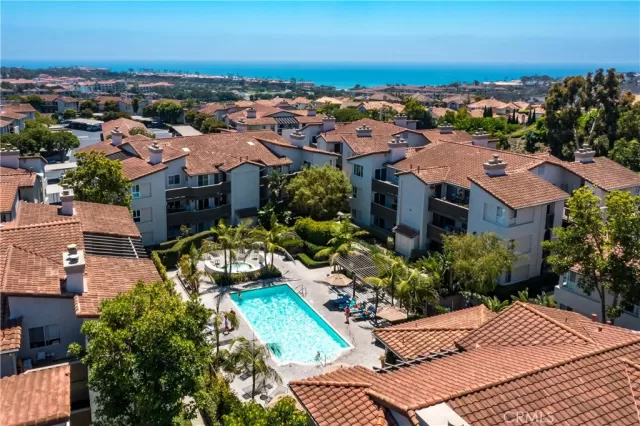 MLS: OC24084352 Condo For Sale