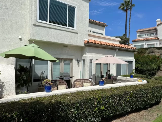 MLS: OC24084358 Condo For Sale