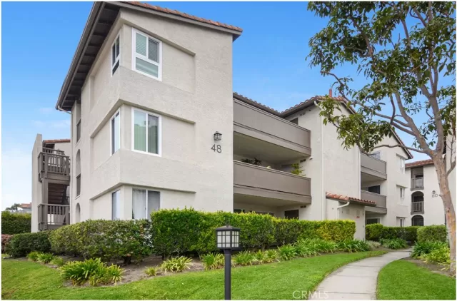 MLS: OC24085360 Condo For Sale