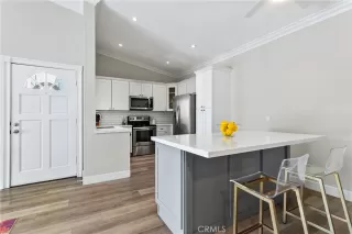 Photo #4: OC24085404 Listing 