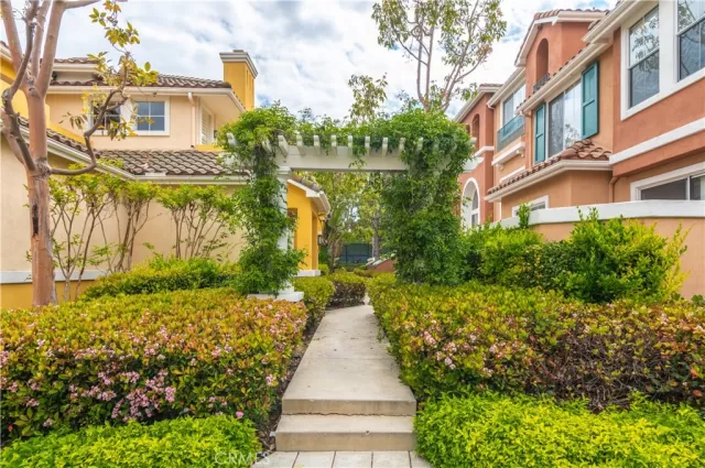 MLS: OC24085882 Condo For Sale