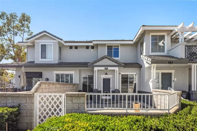 MLS: OC24086055 Condo For Sale