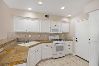 Photo #5: OC24086055 Listing