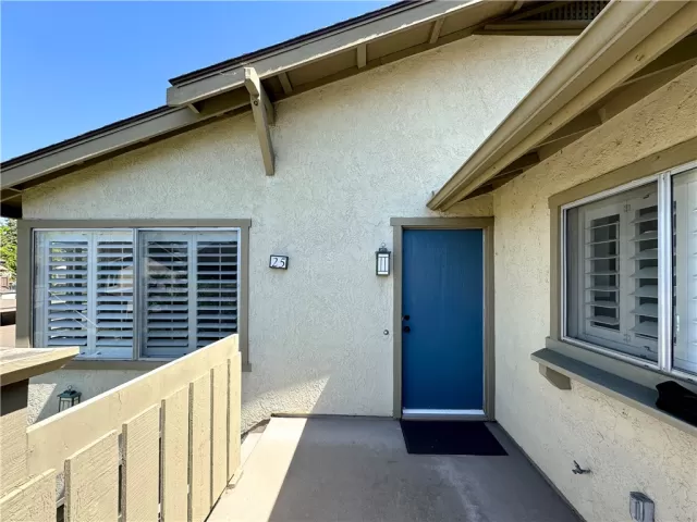 MLS: OC24086297 Condo For Sale