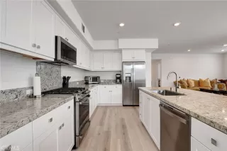 Photo #6: OC24086849 Listing