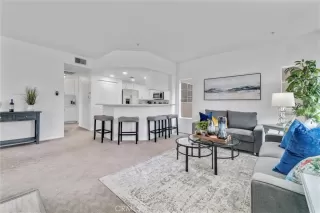 Photo #4: OC24086911 Listing 