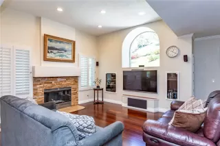 Photo #4: OC24086950 Listing 