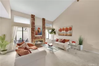 Photo #4: OC24087083 Listing 