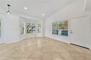 Photo #6: OC24087558 Listing