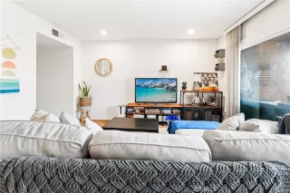 Photo #5: OC24088402 Listing 