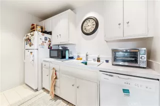 Photo #6: OC24088402 Listing 