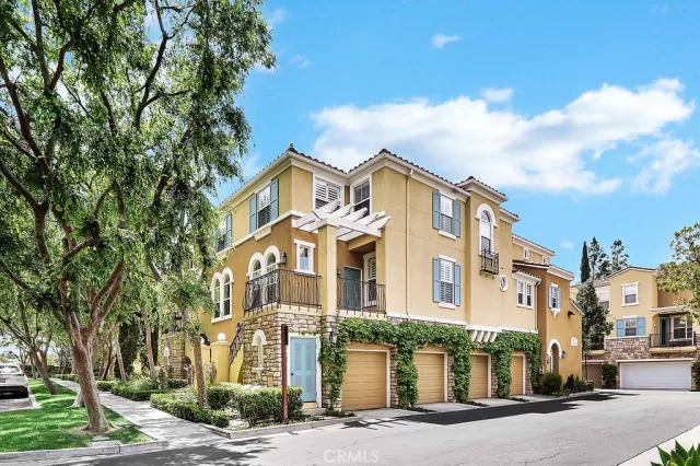 MLS: OC24088847 Condo For Sale