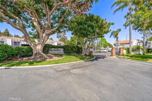 MLS: OC24089027 Condo For Sale