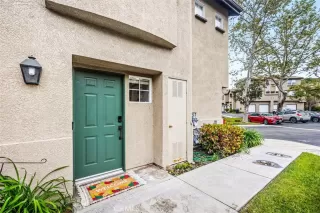 Photo #2: OC24089056 Listing