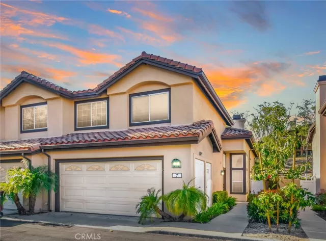 MLS: OC24089236 Condo For Sale