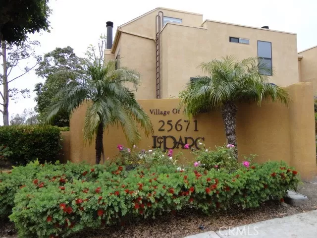 MLS: OC24089617 Condo For Sale