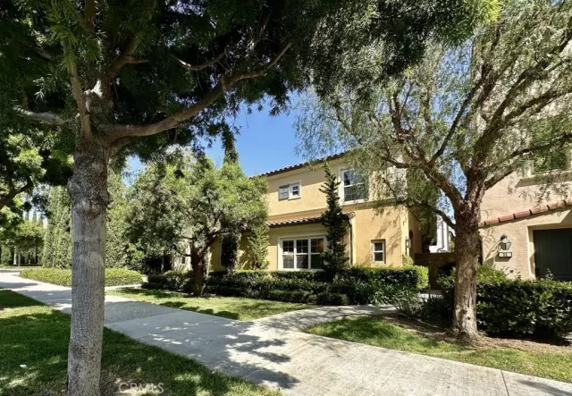 MLS: OC24089753 Condo For Sale