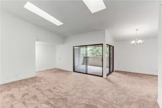 Photo #5: OC24089904 Listing 