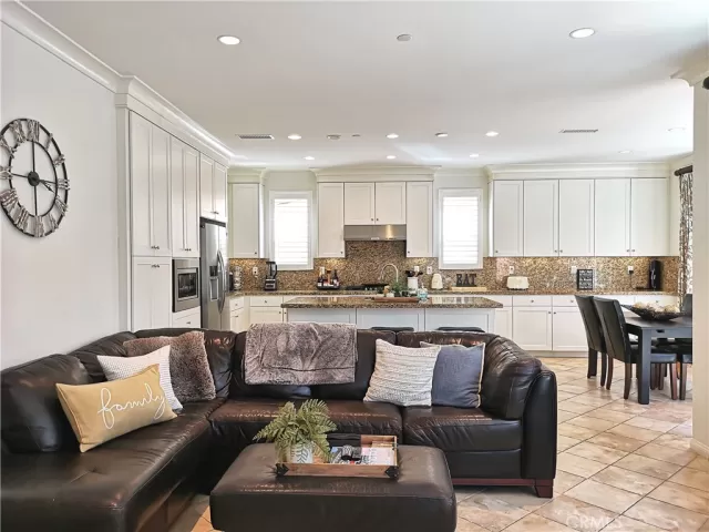 MLS: OC24089908 Condo For Sale