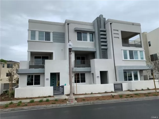 MLS: OC24090173 Condo For Sale