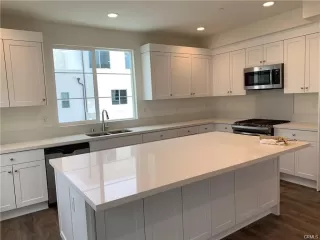 Photo #6: OC24090173 Listing 