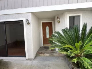 More Details about MLS # OC24090387 : 4 HOLLY HILL LANE