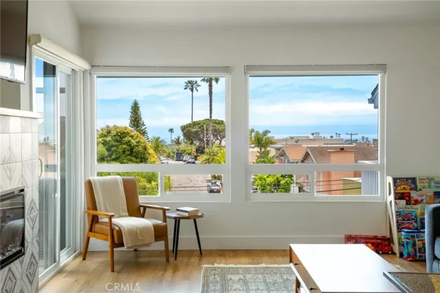 MLS: OC24090933 Condo For Sale