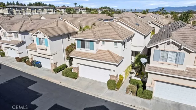 MLS: OC24091903 Condo For Sale