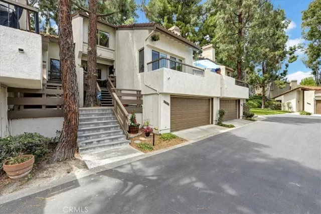 MLS: OC24092177 Condo For Sale