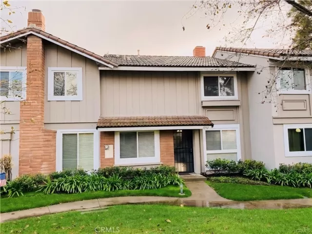 MLS: OC24092319 Condo For Sale